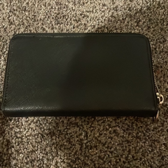 Black Micheal Kors wallet - Picture 2 of 3